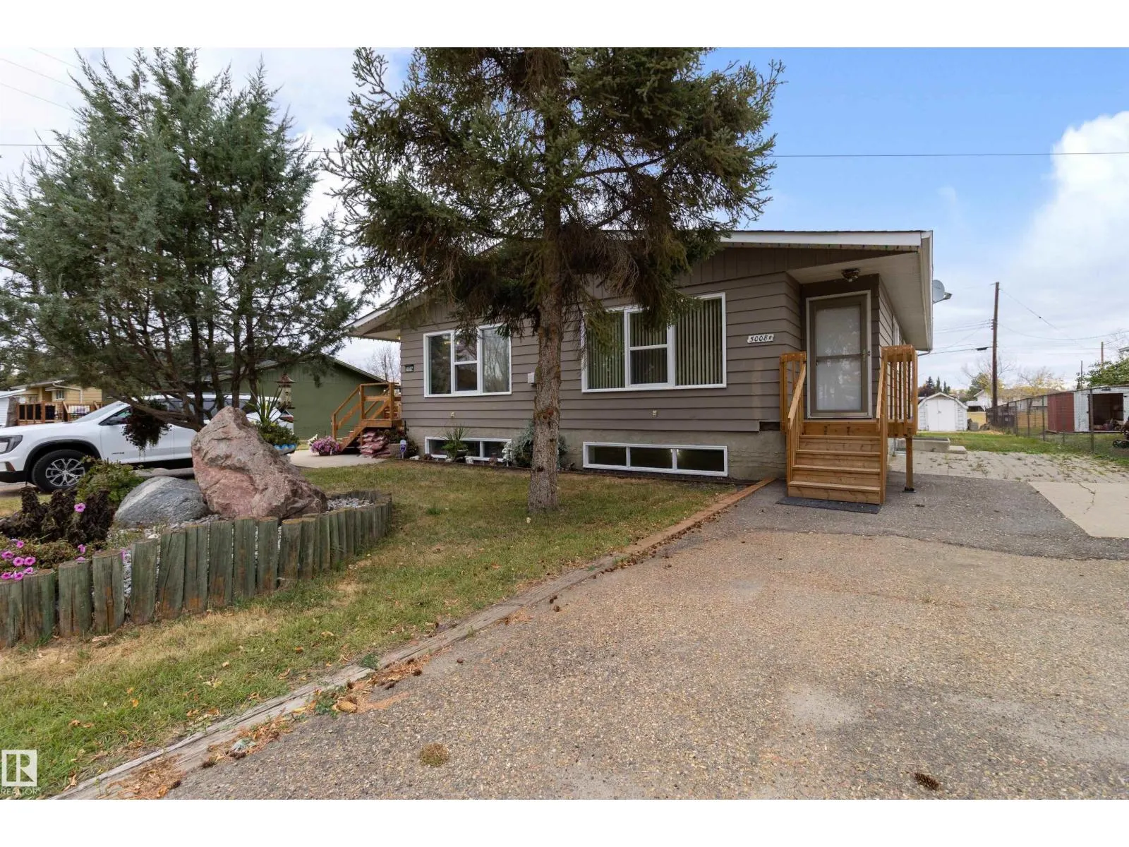 5008 56 ave