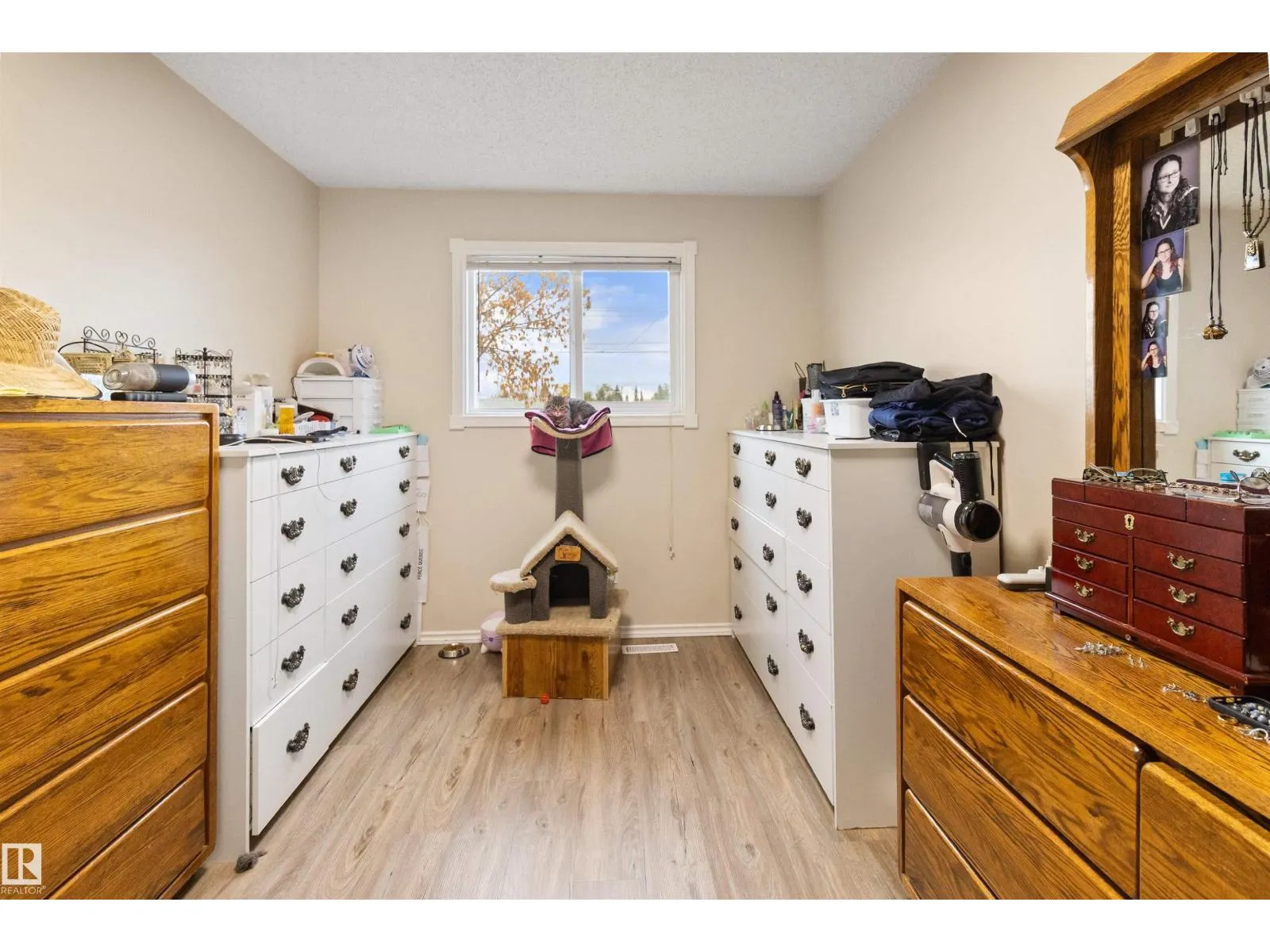 5008 56 ave
