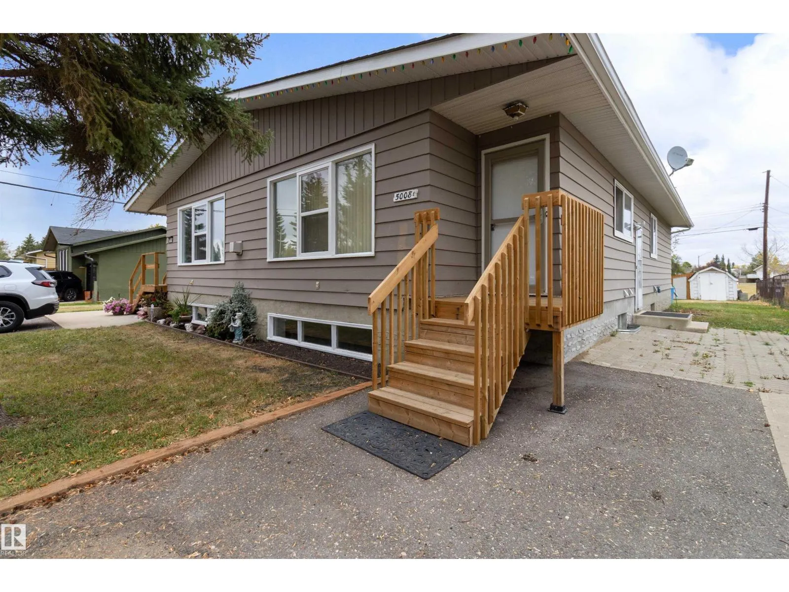 5008 56 ave
