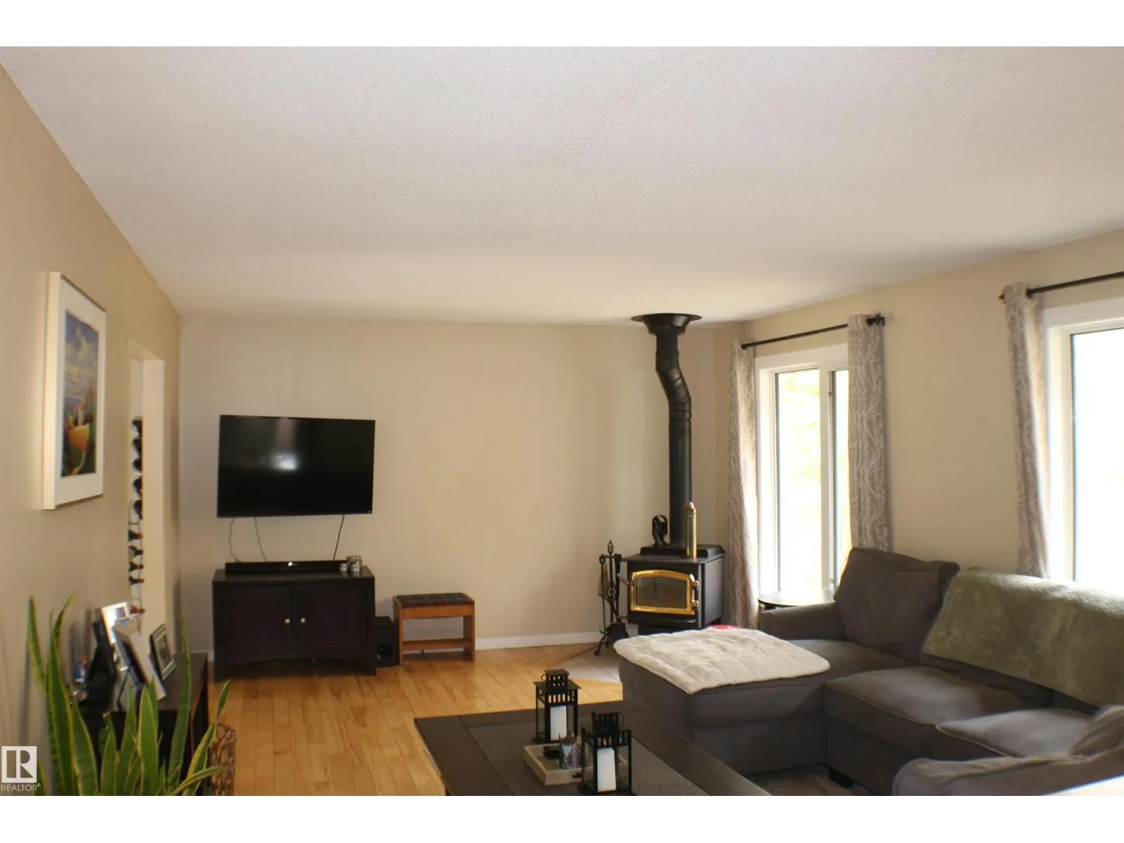 #170 51049 RGE ROAD 214