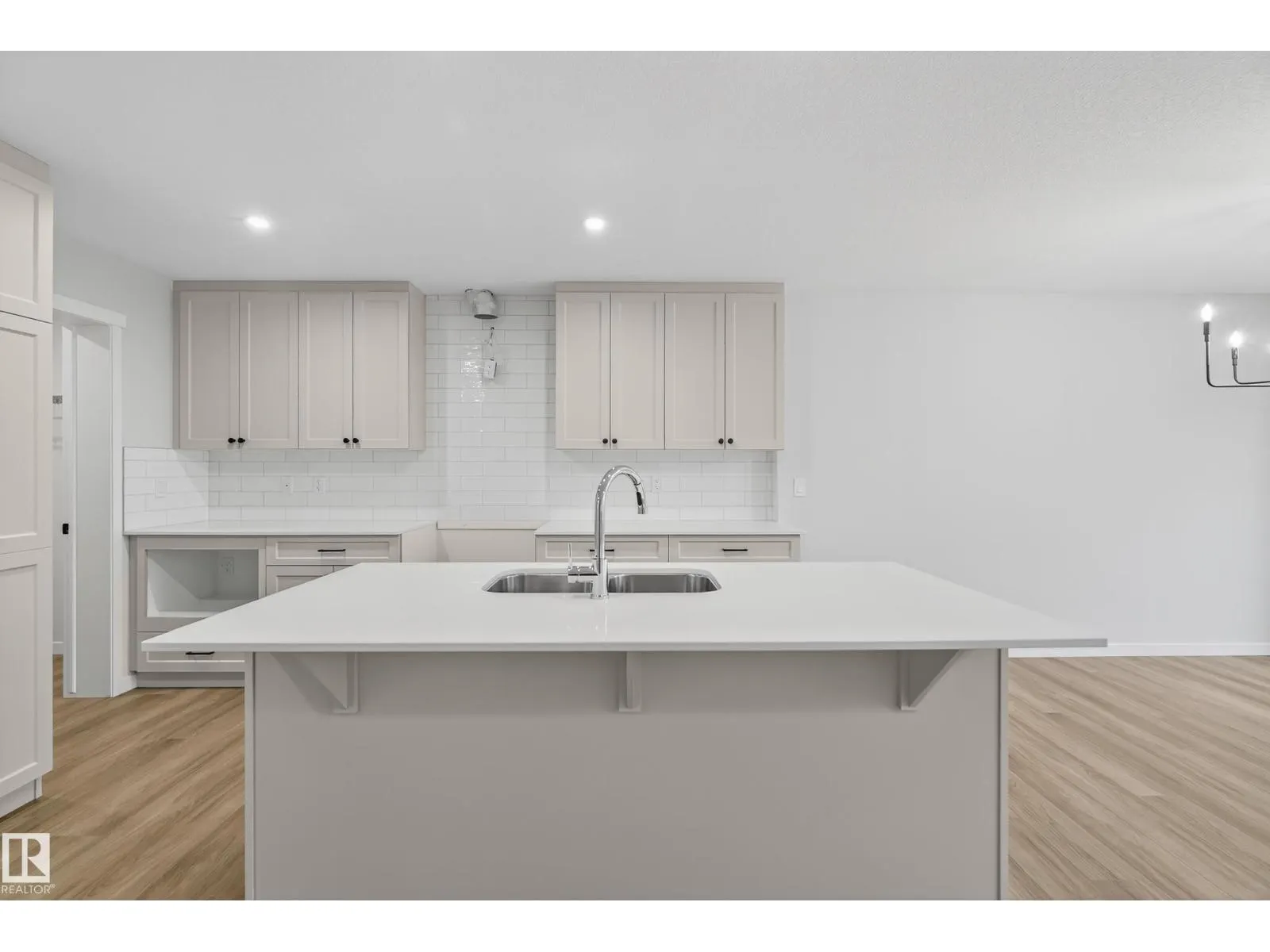 89 Rosewood WY
