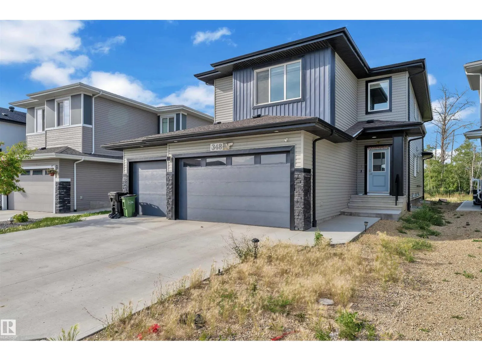 348 33 AV NW