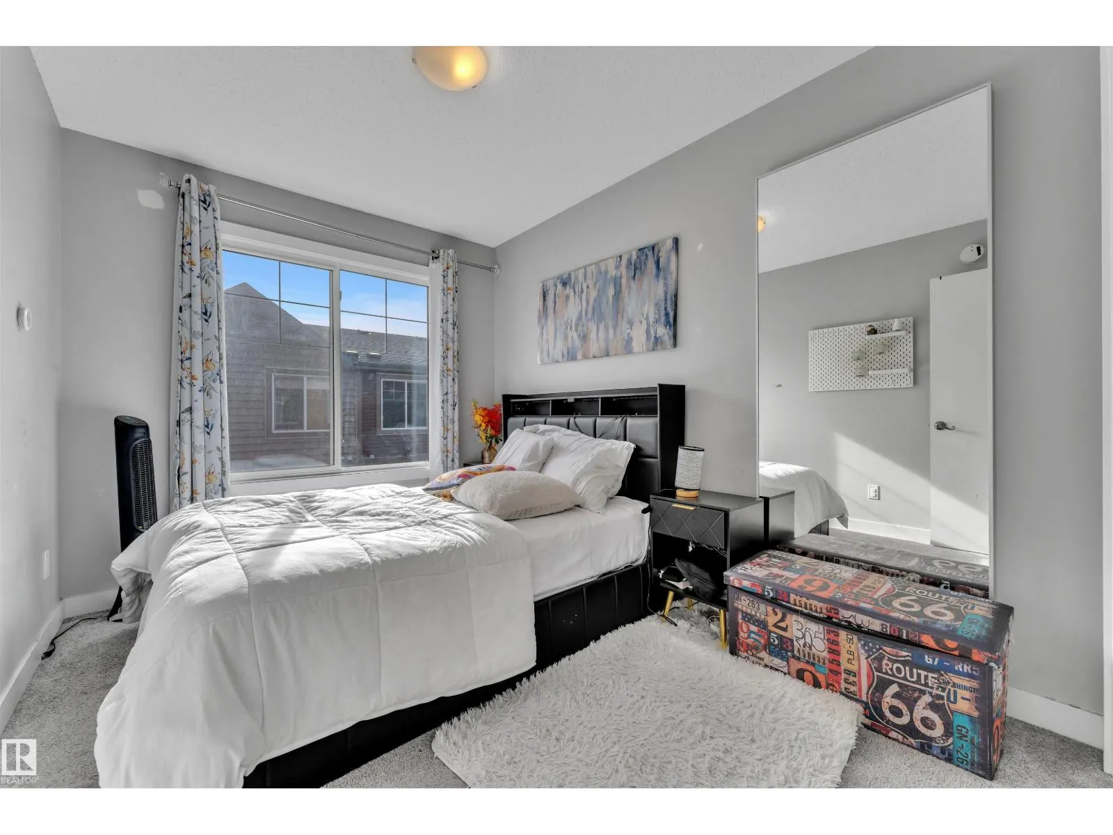 3033 151 AV NW