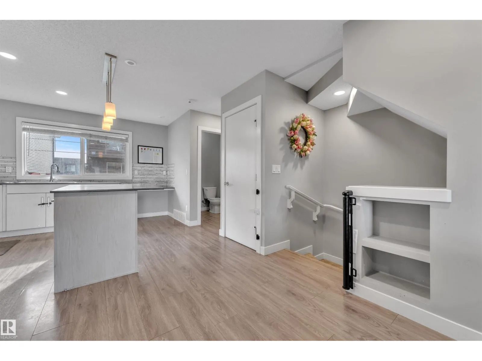 3033 151 AV NW
