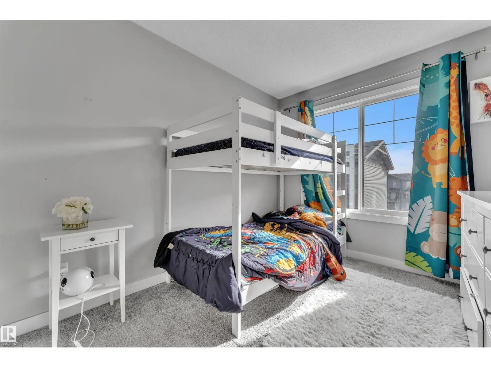 3033 151 AV NW
