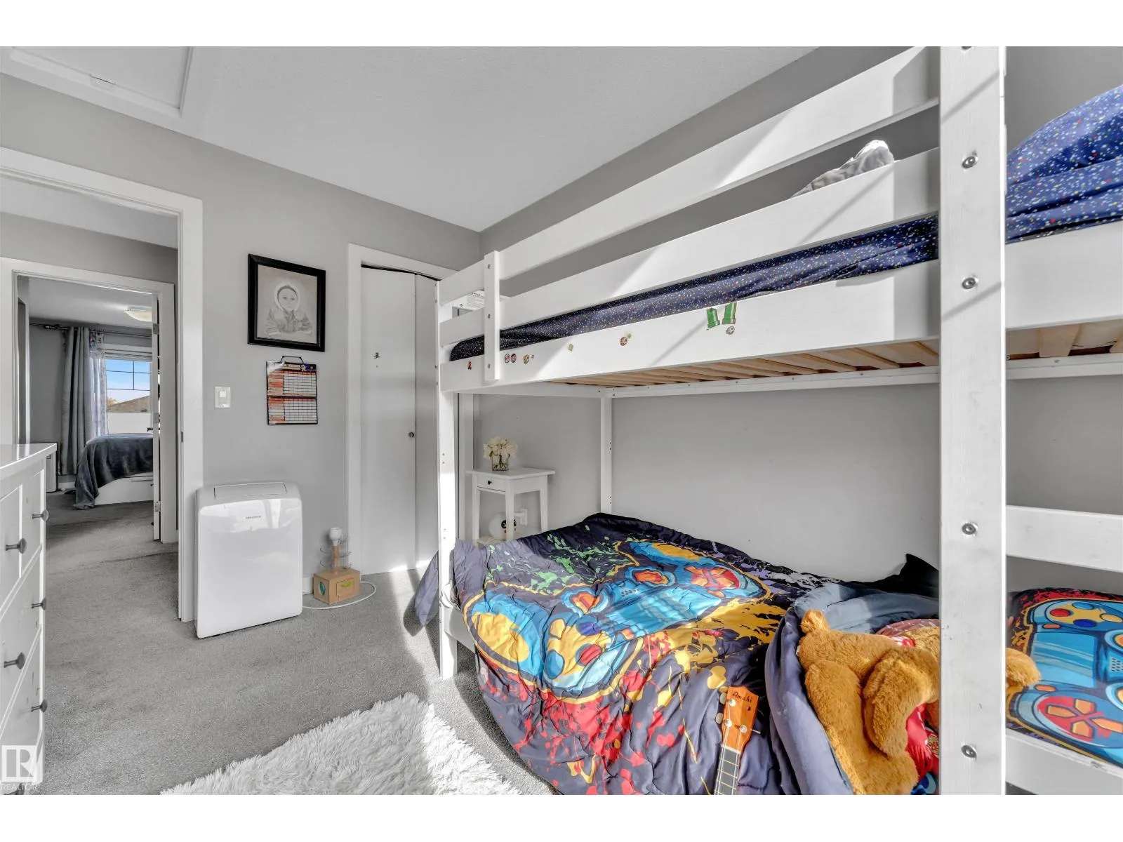 3033 151 AV NW
