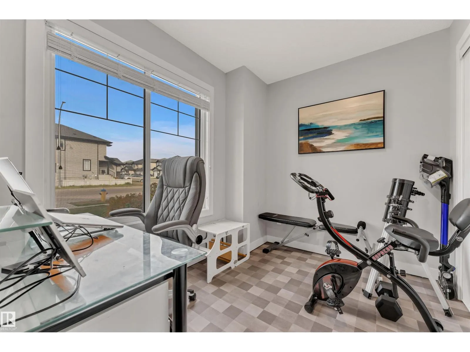 3033 151 AV NW