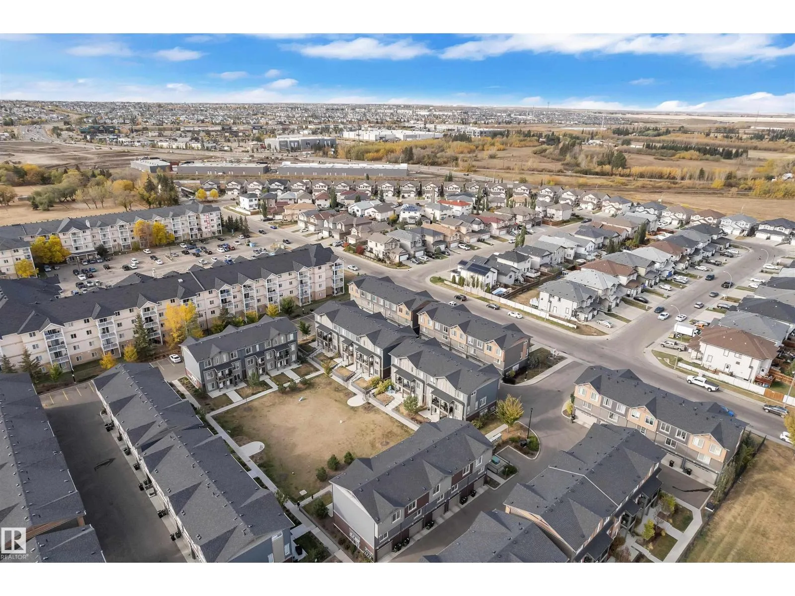 3033 151 AV NW