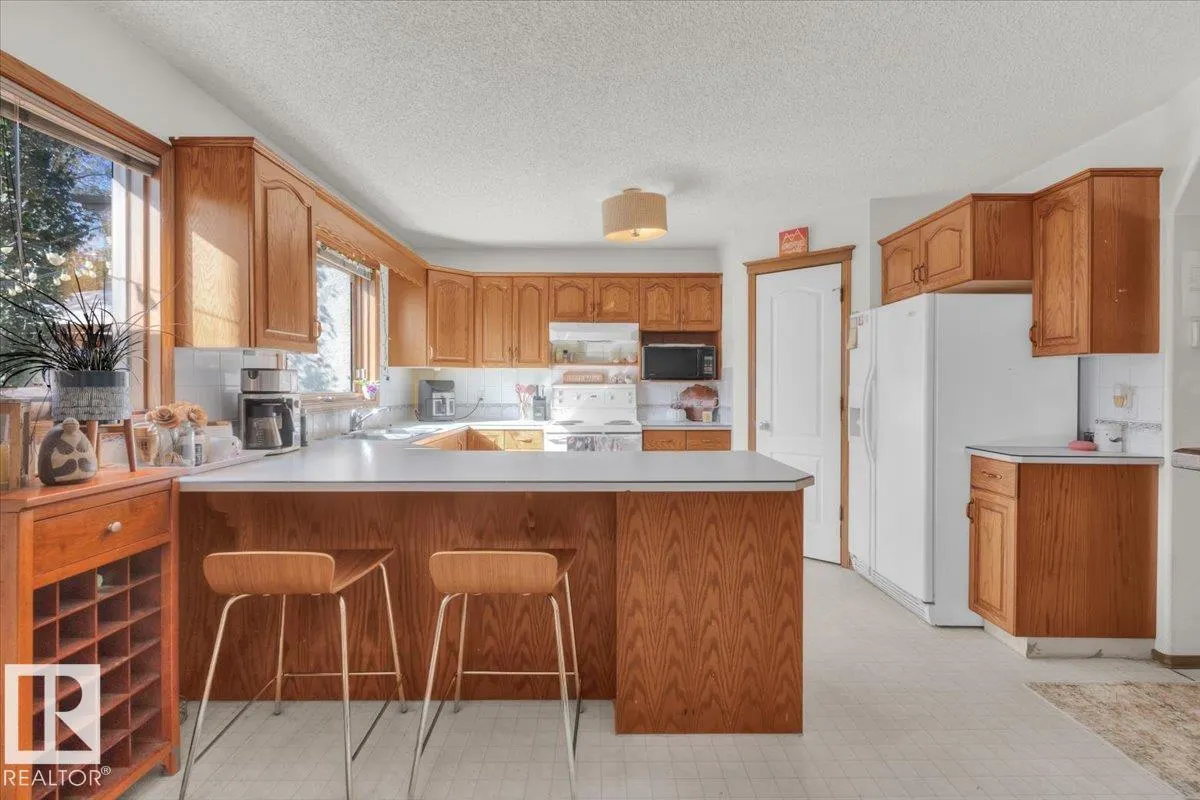 6107 159 AV NW