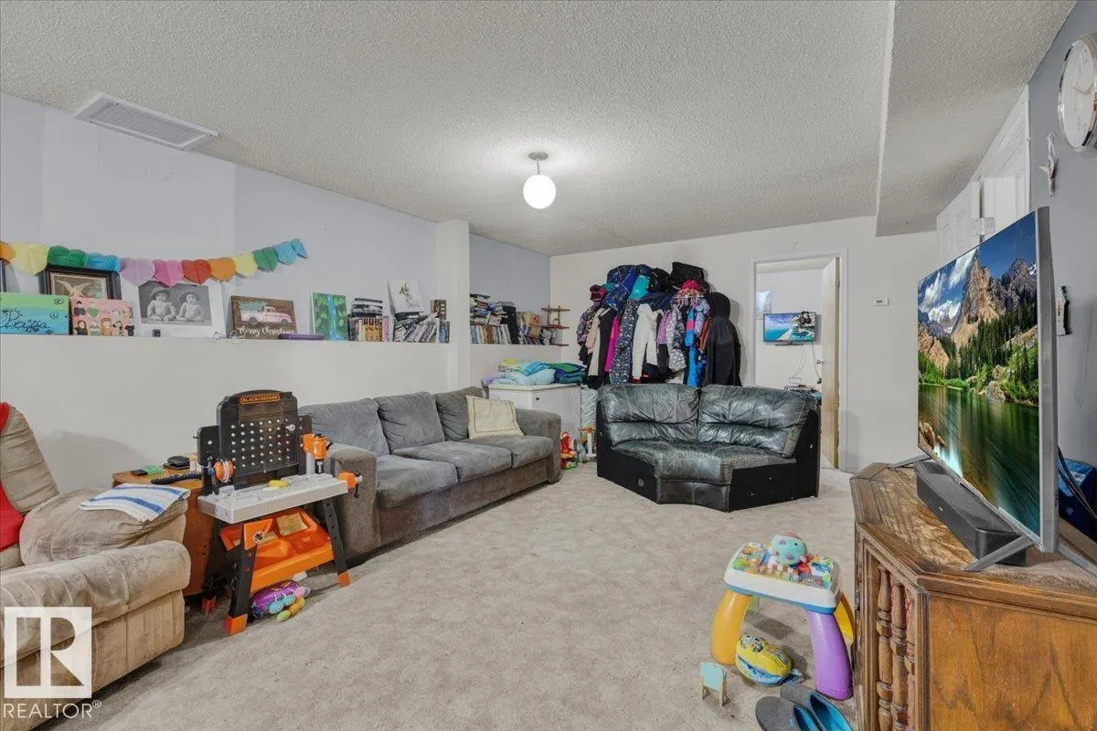 5219 45 ST