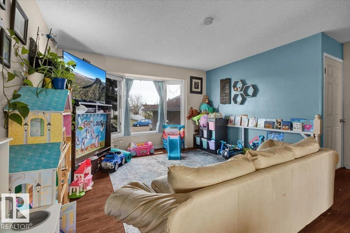 5219 45 ST