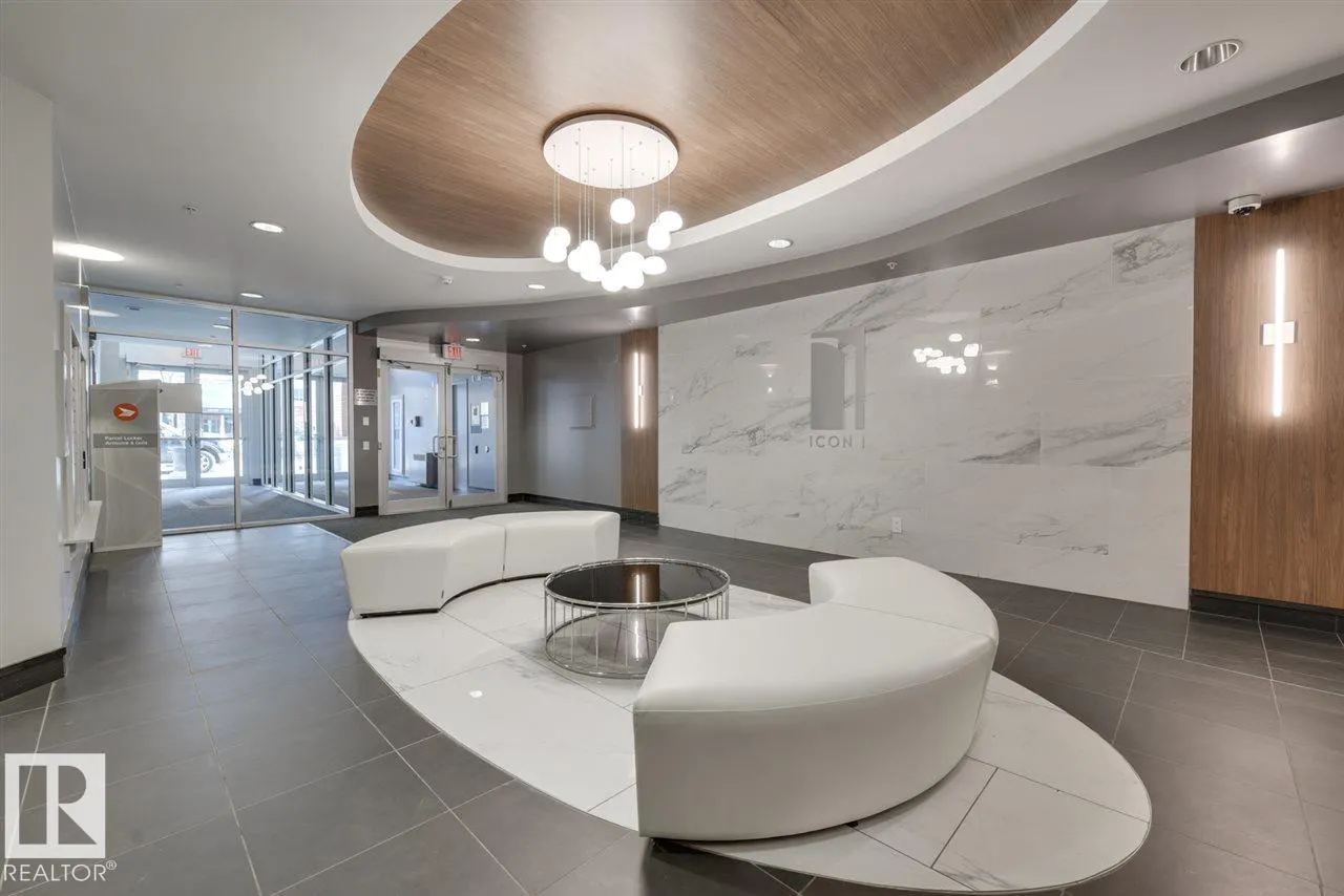 #906 10136 104 ST NW