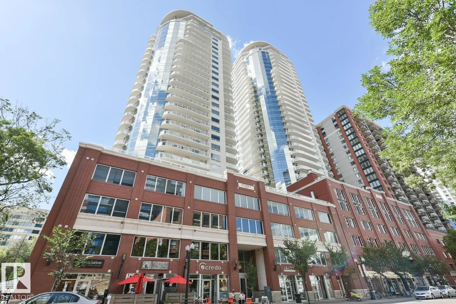 #906 10136 104 ST NW