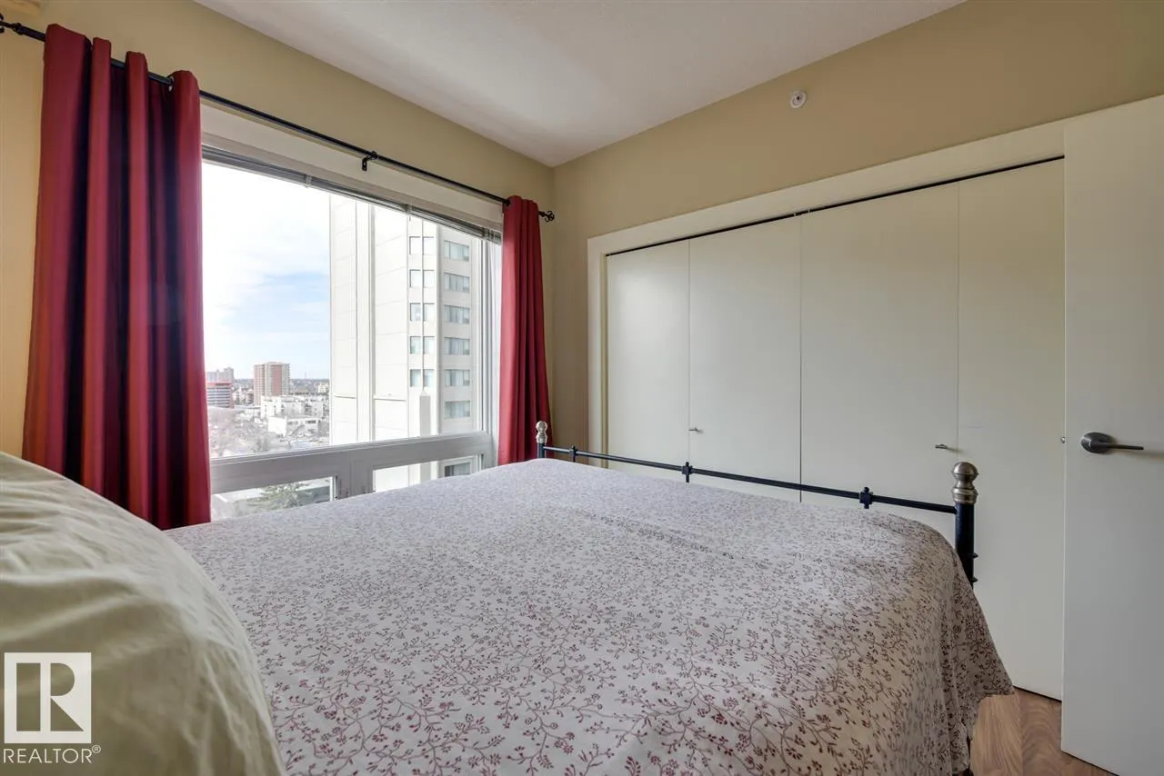 #906 10136 104 ST NW