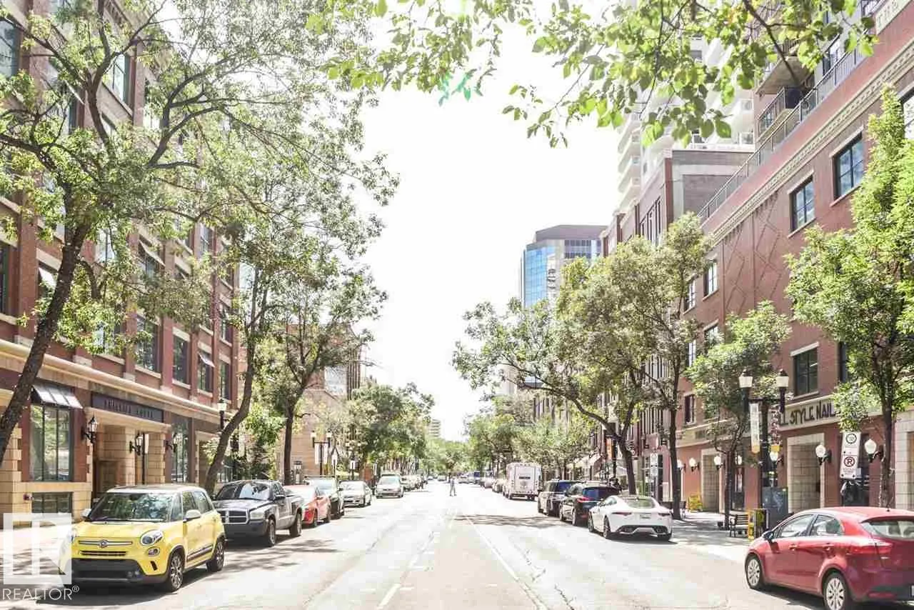 #906 10136 104 ST NW