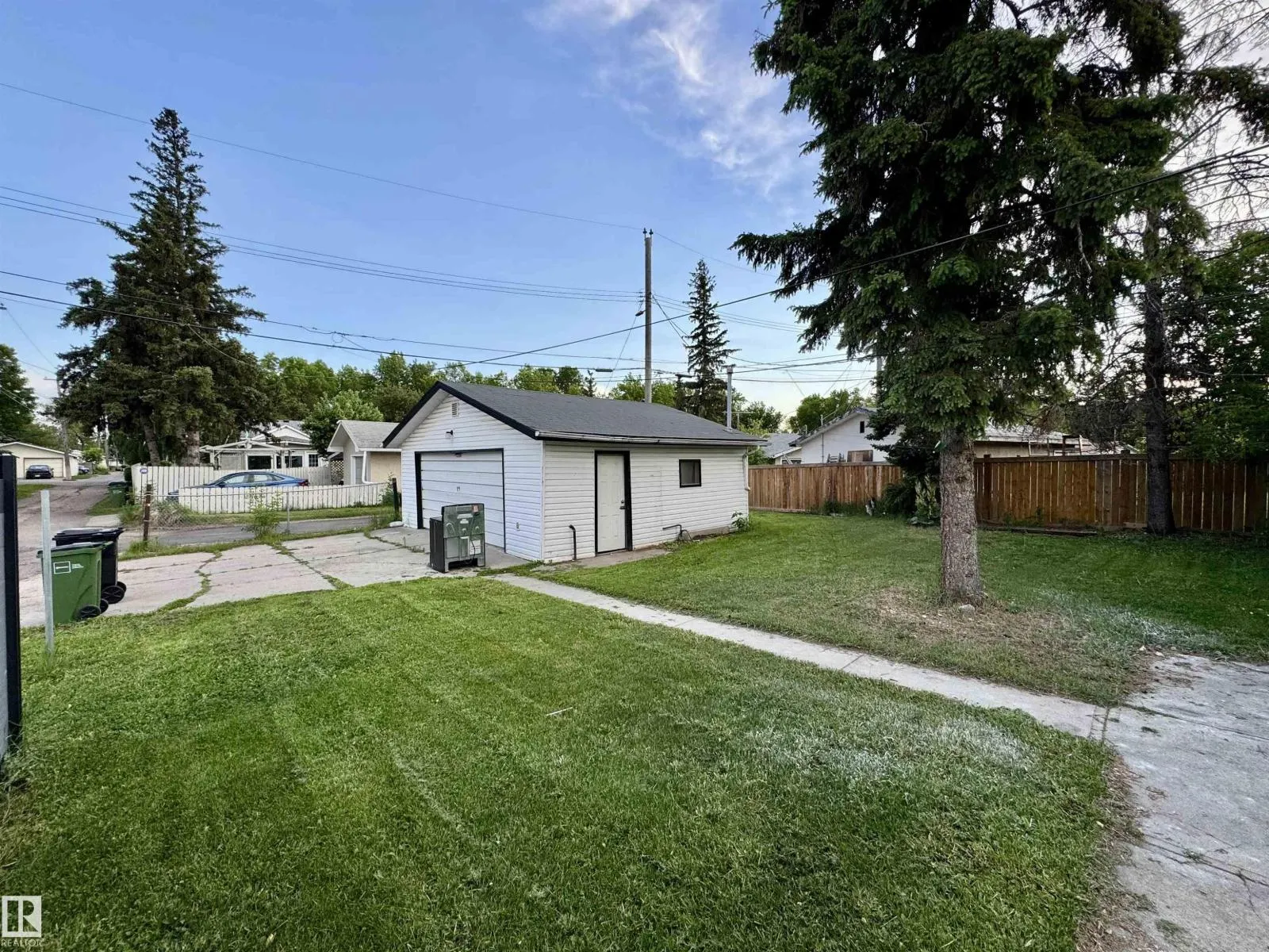 16415 106 AV NW