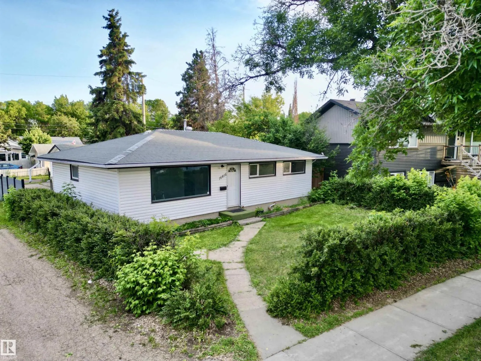 16415 106 AV NW