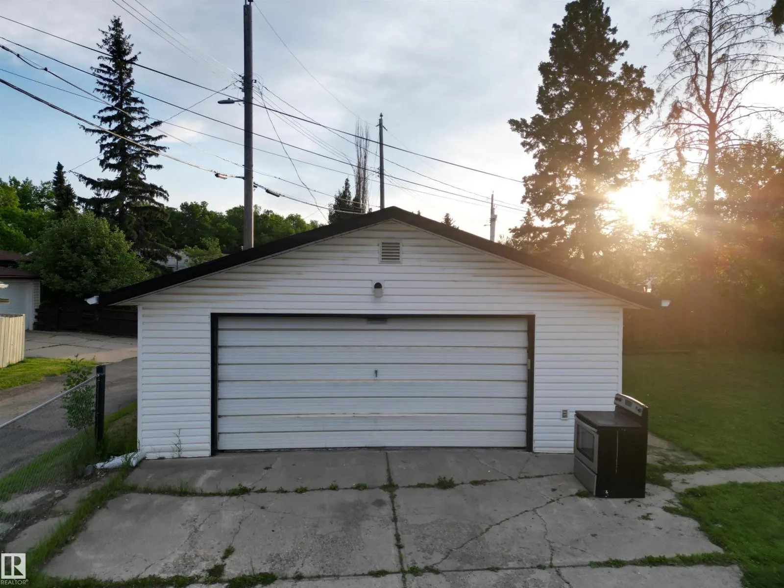 16415 106 AV NW