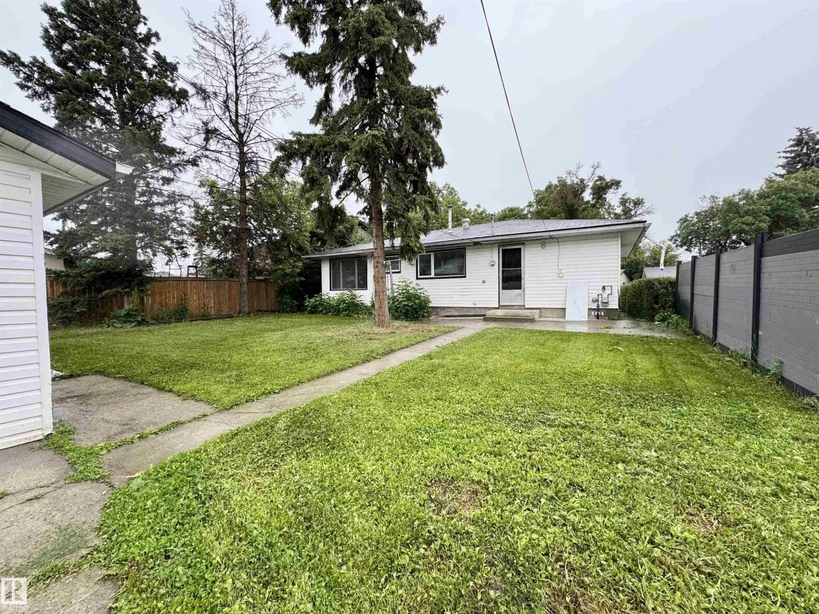 16415 106 AV NW