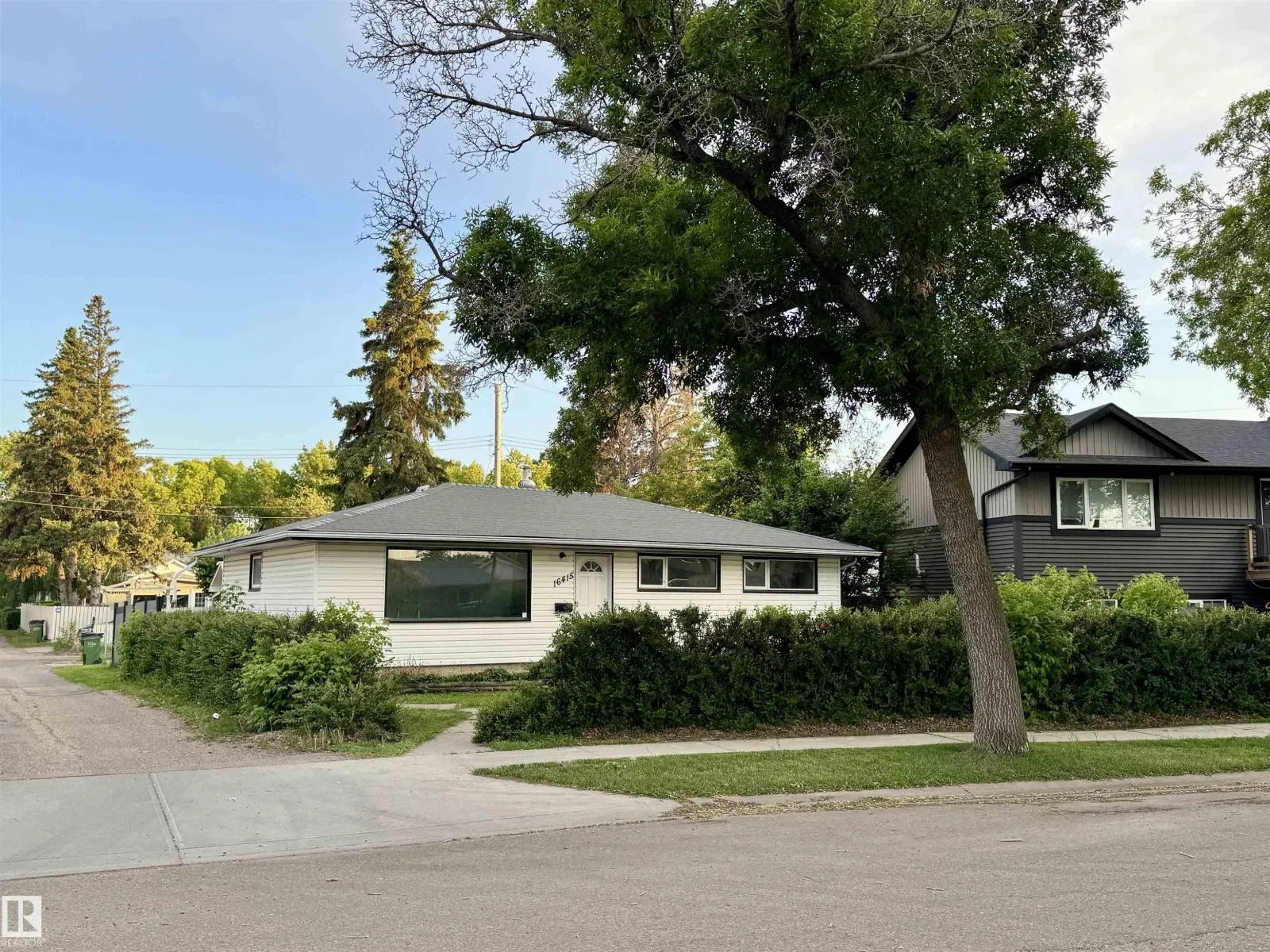 16415 106 AV NW