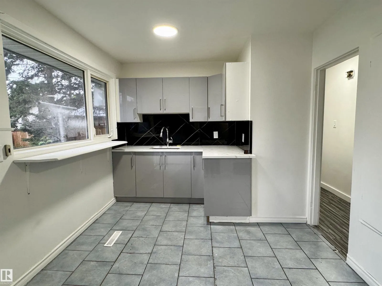 16415 106 AV NW