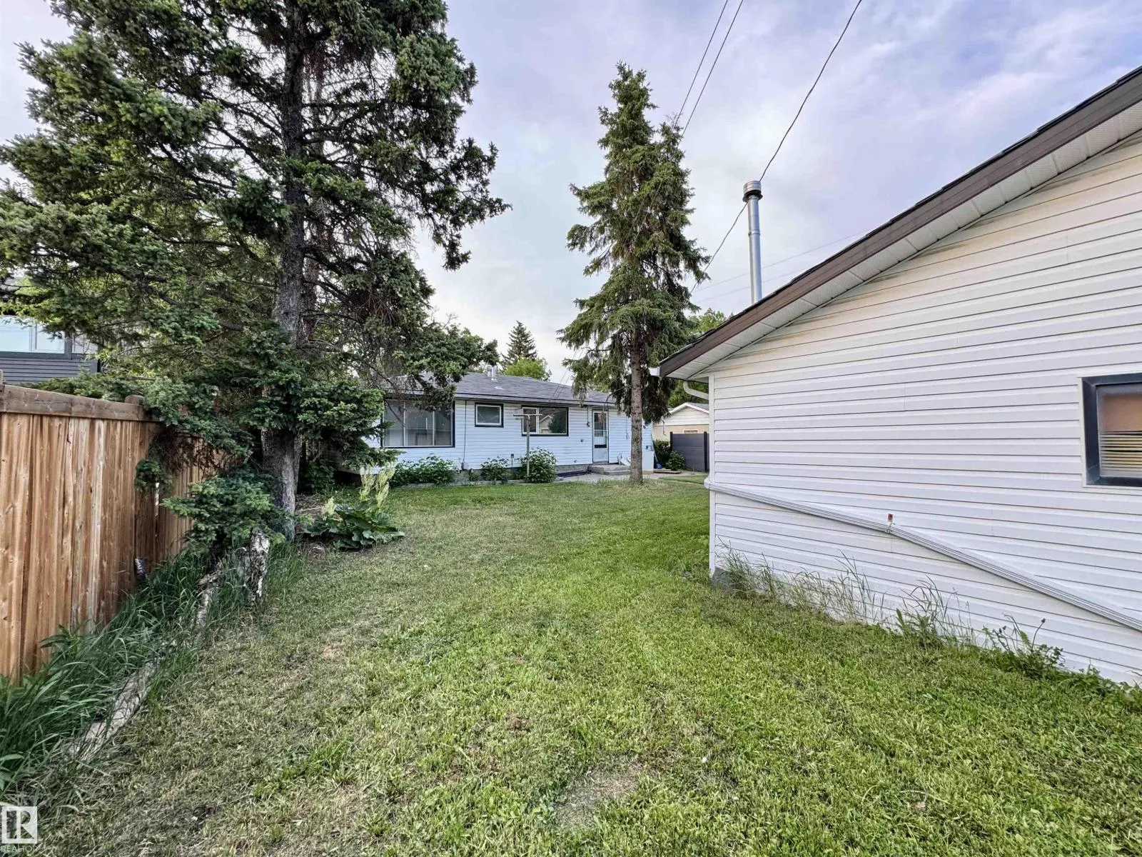 16415 106 AV NW