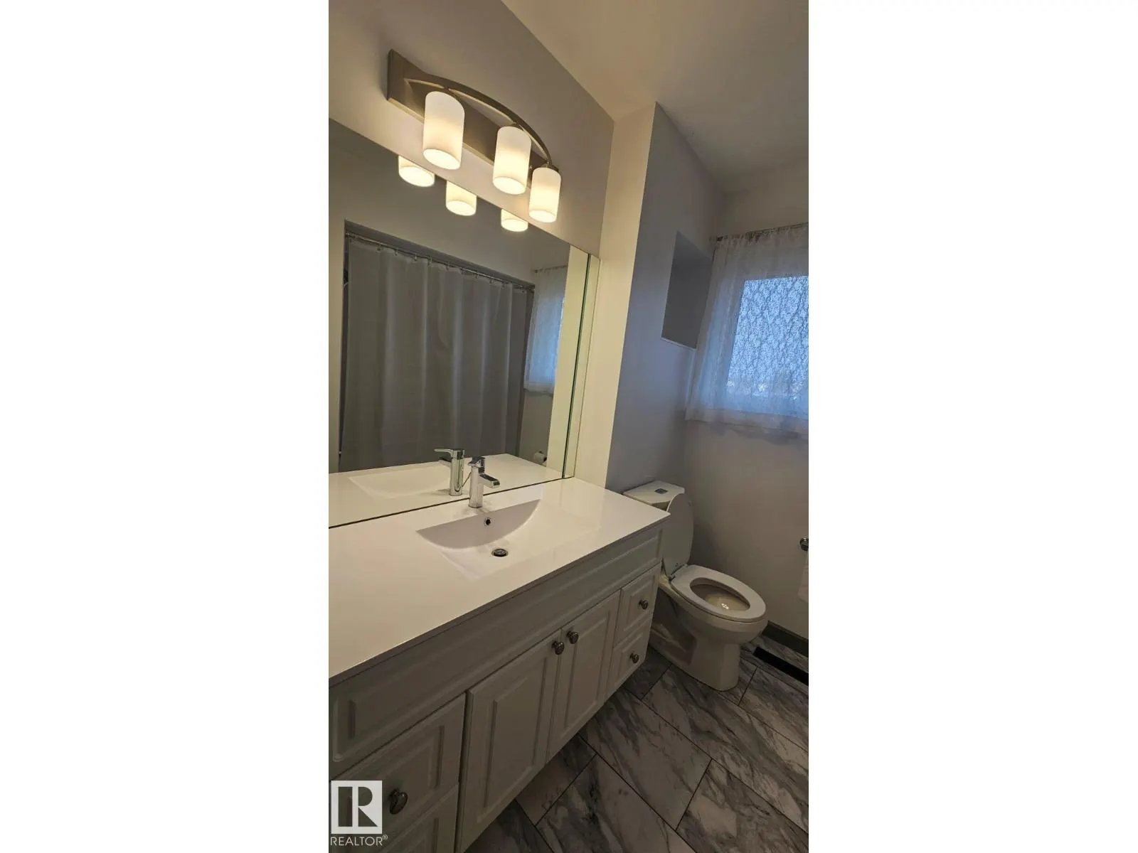 13538 127 ST NW