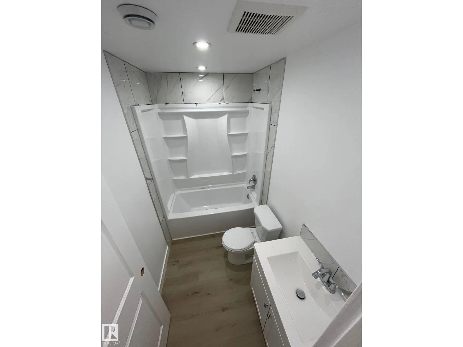 13538 127 ST NW