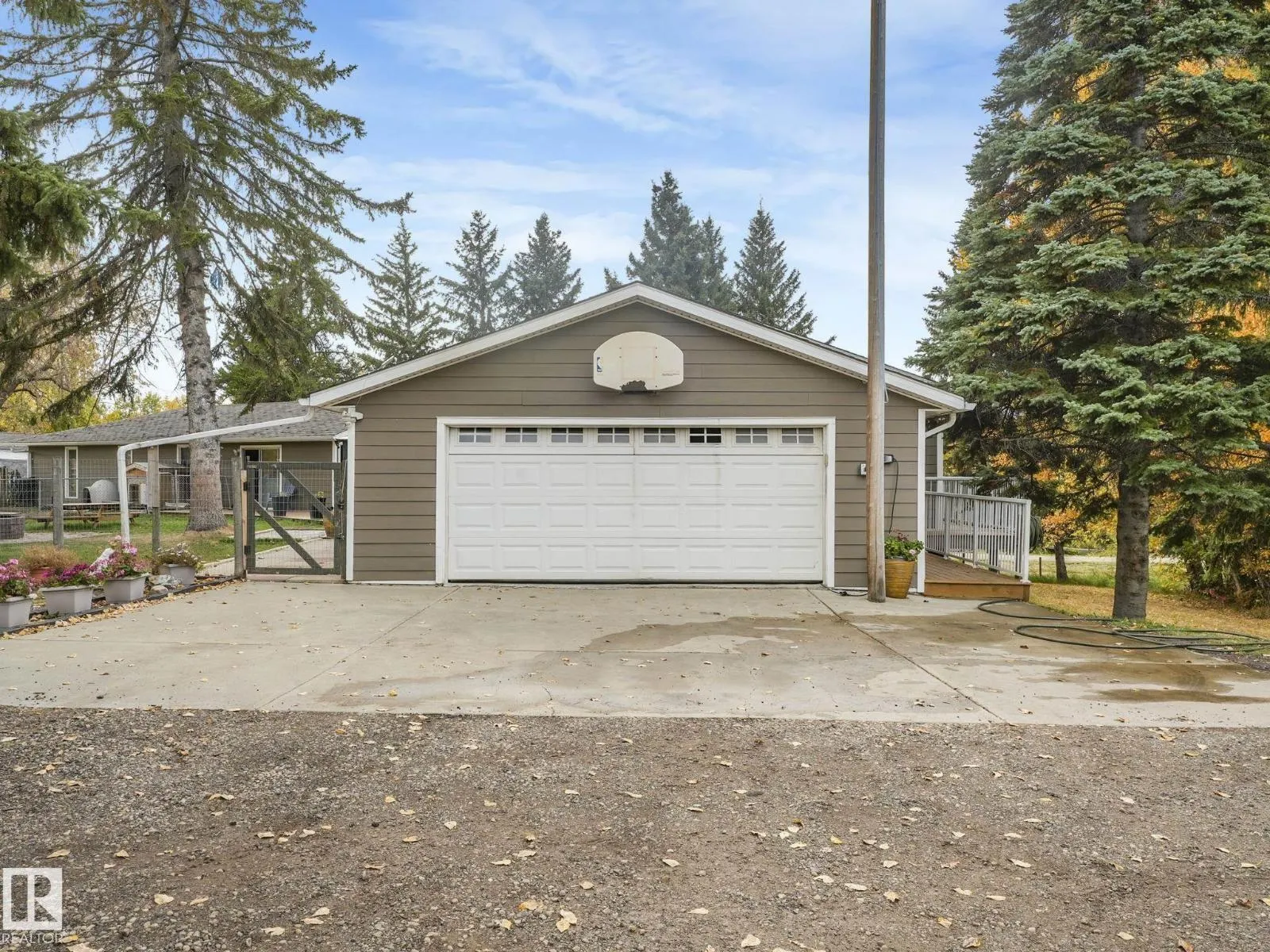 #37 52249 range road 233