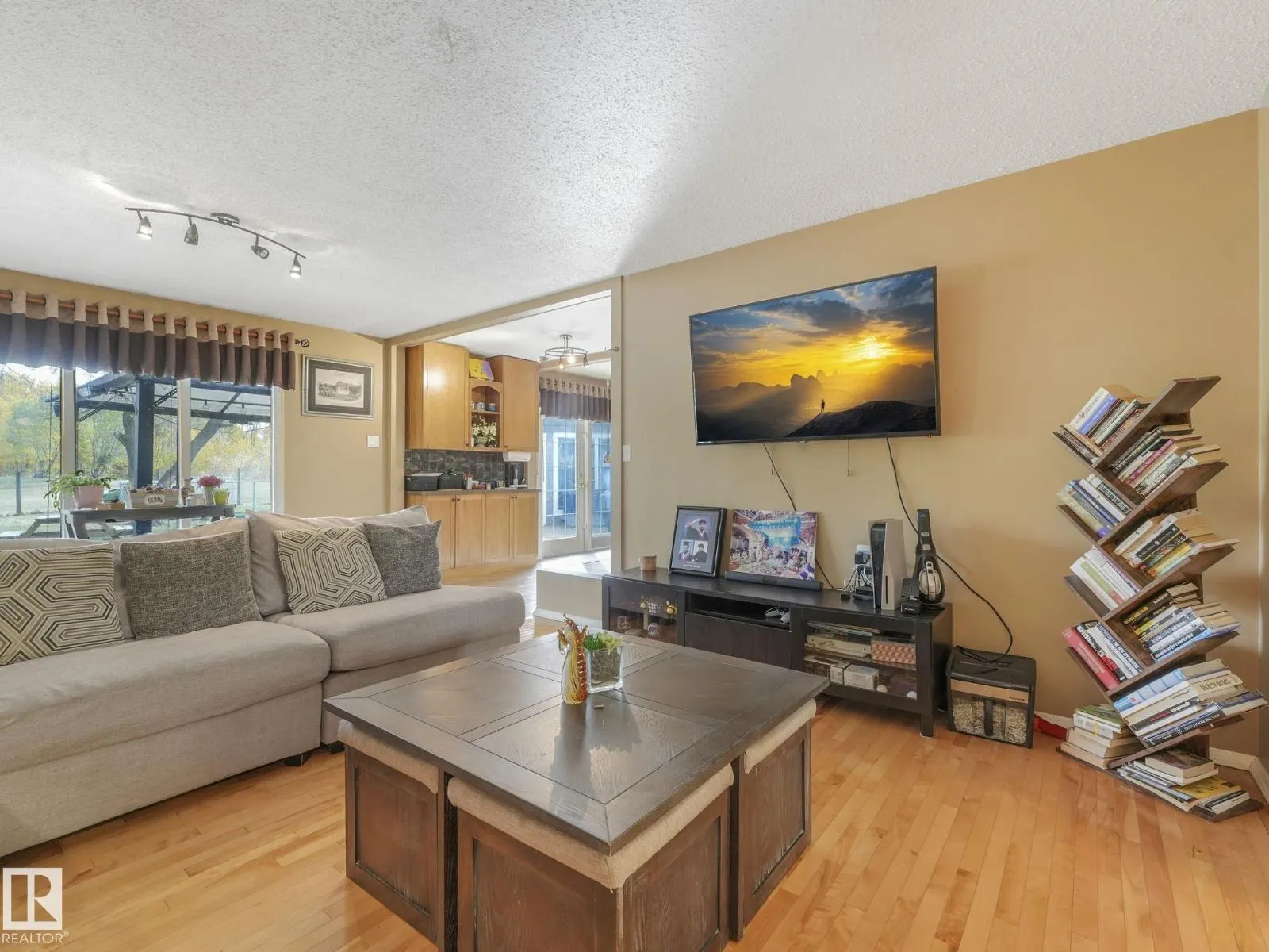 #37 52249 range road 233