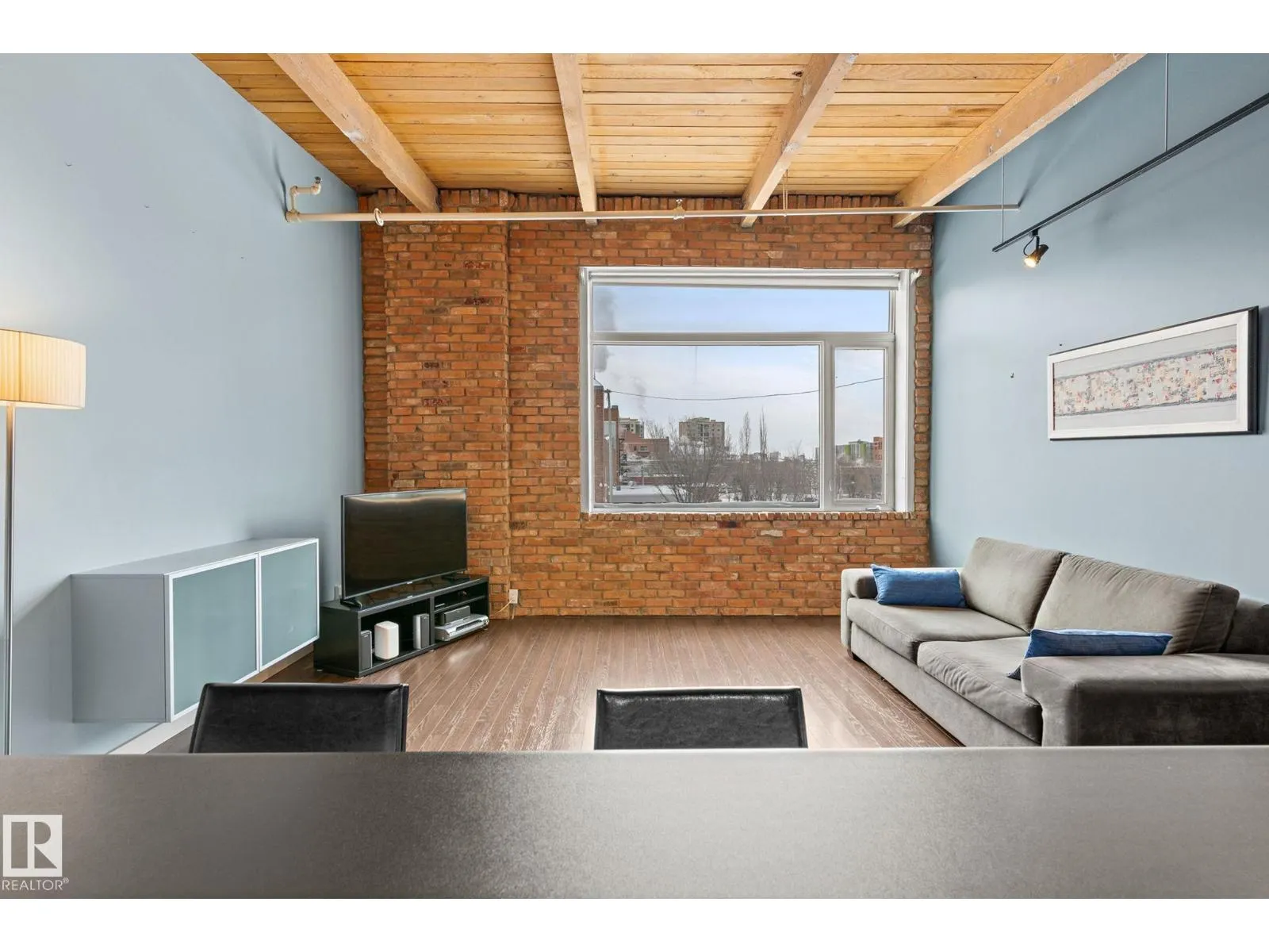 #213 10309 107 ST NW