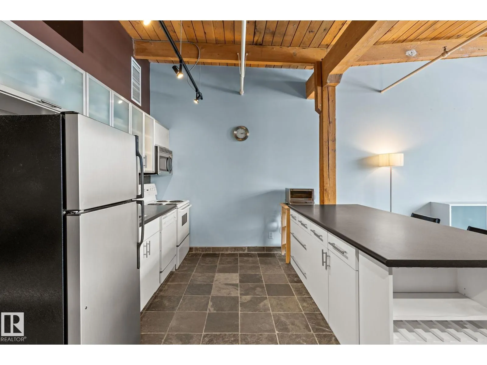 #213 10309 107 ST NW