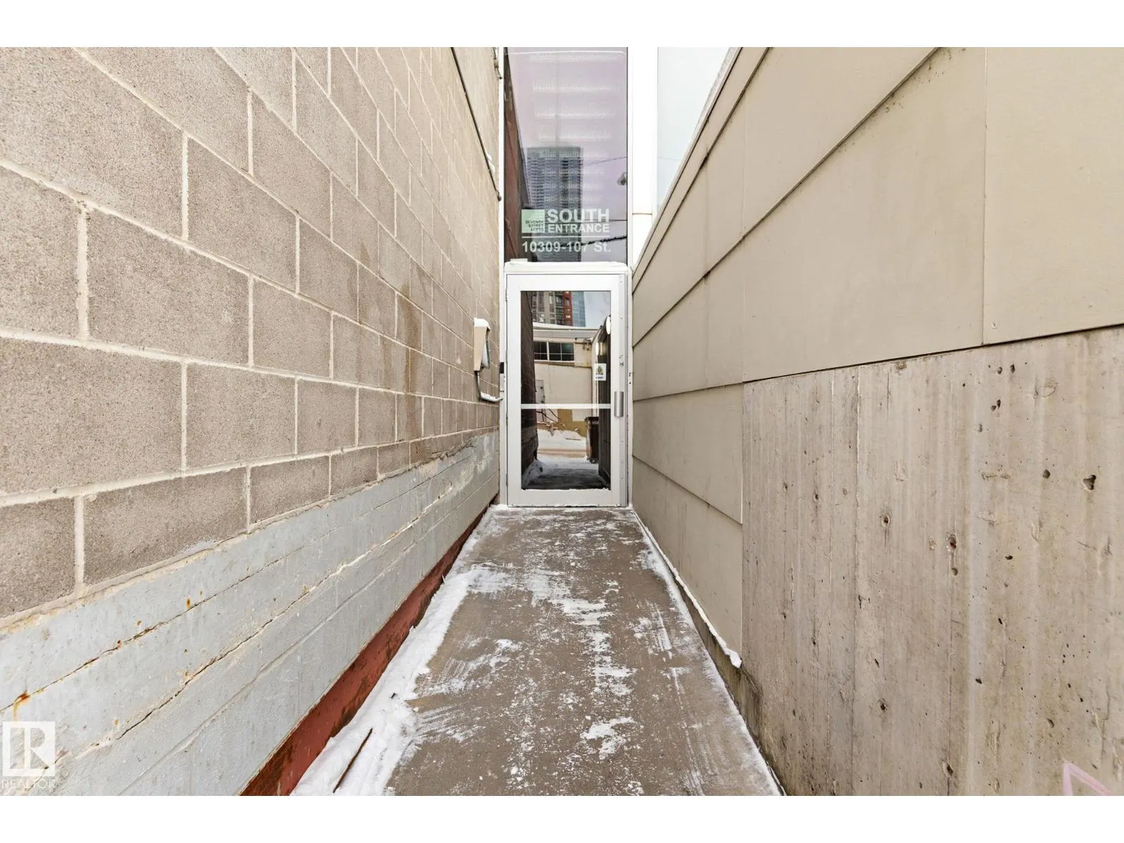 #213 10309 107 ST NW