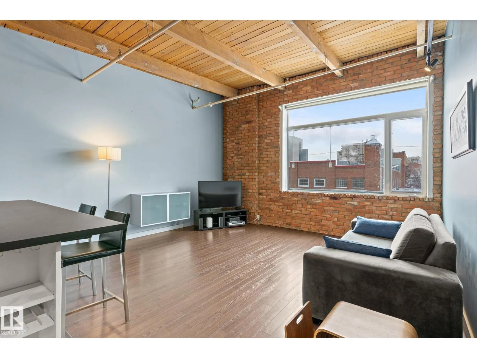 #213 10309 107 ST NW