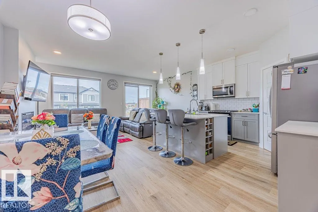 1745 PLUM CR SW