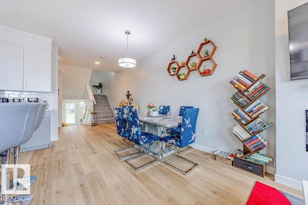 1745 PLUM CR SW