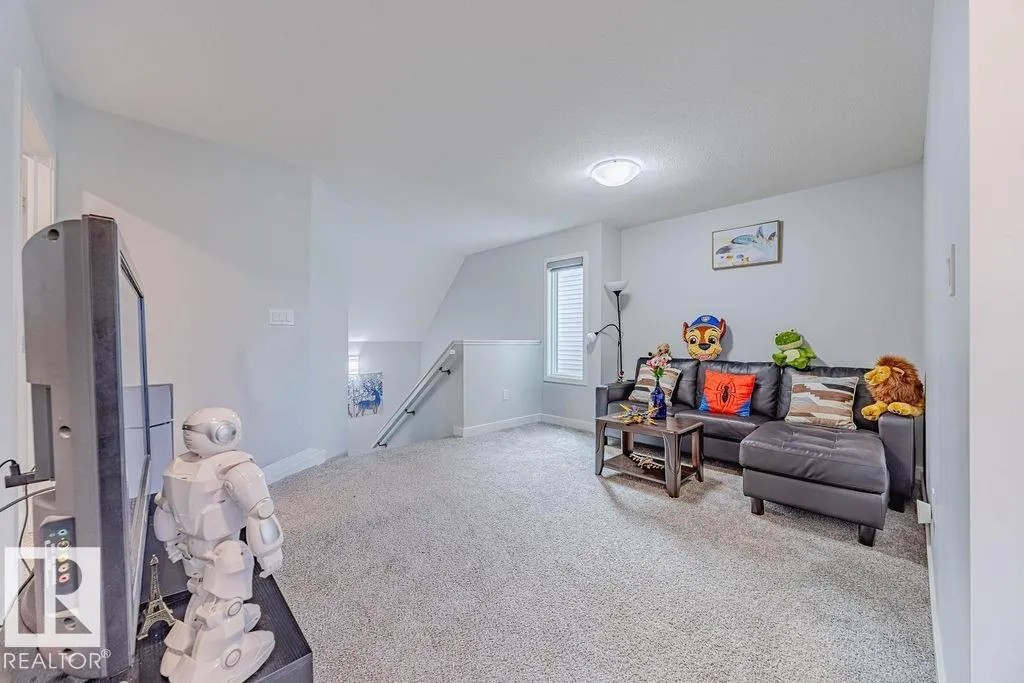 1745 PLUM CR SW