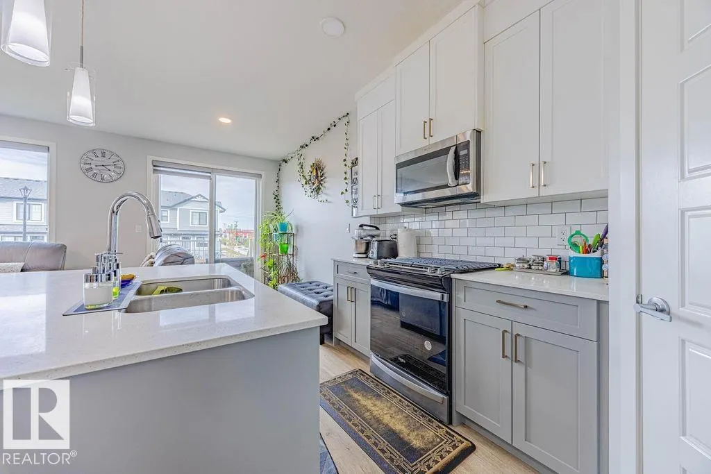 1745 PLUM CR SW