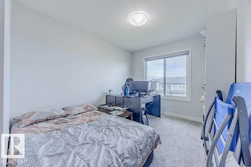 1745 PLUM CR SW