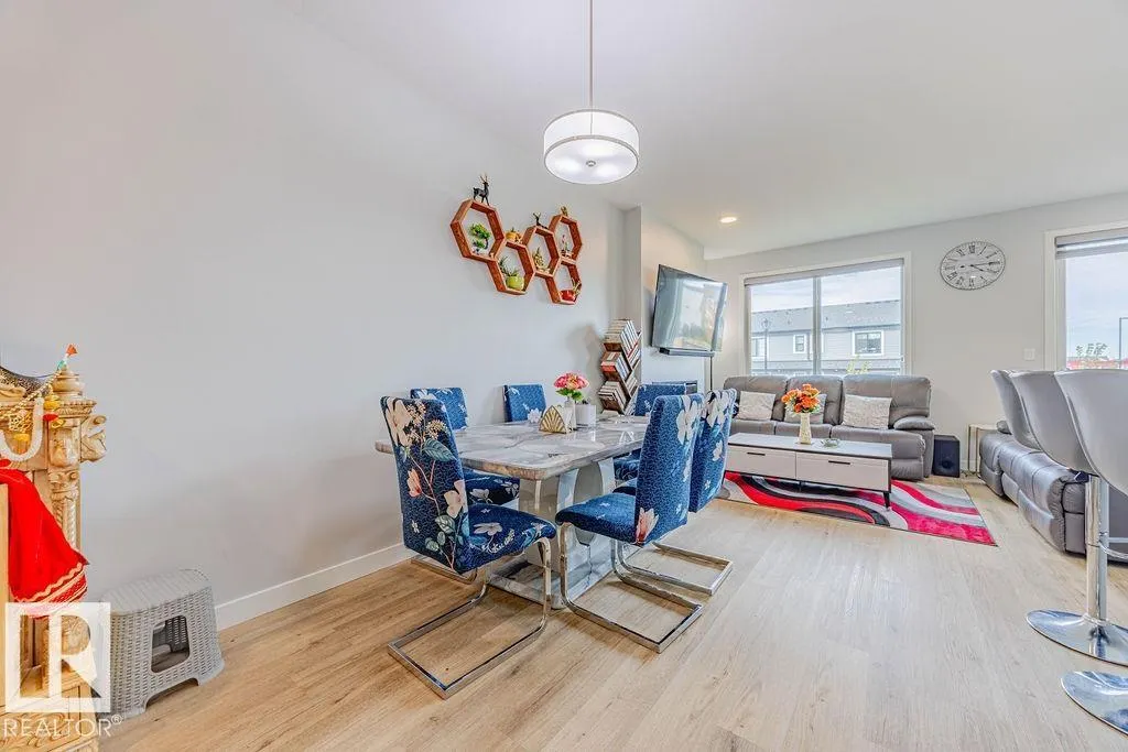 1745 PLUM CR SW