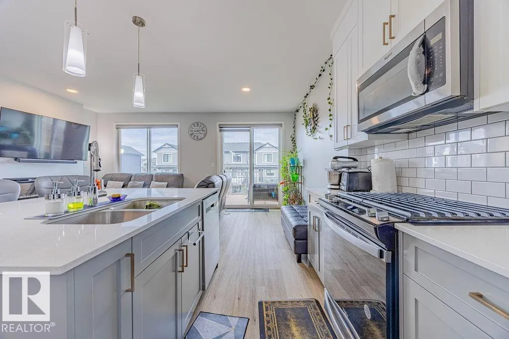1745 PLUM CR SW