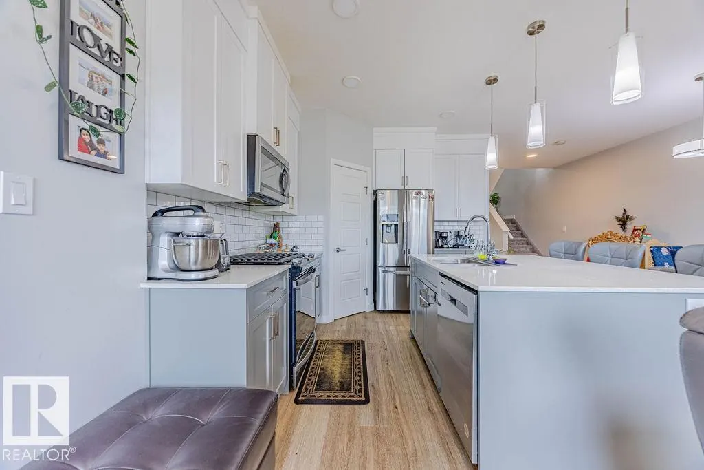 1745 PLUM CR SW