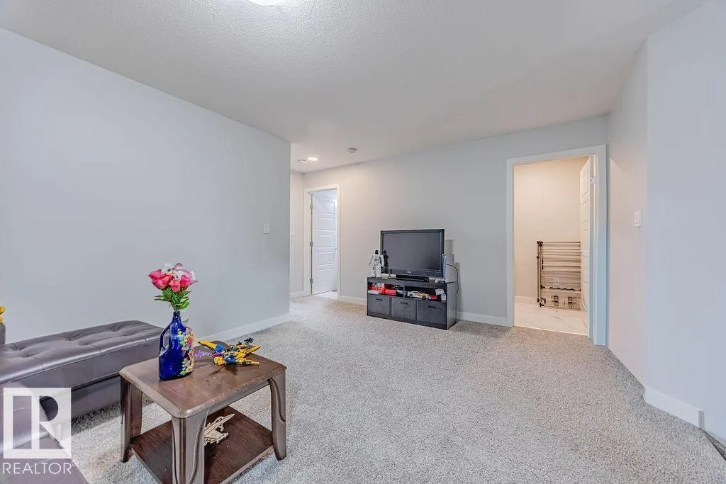 1745 PLUM CR SW