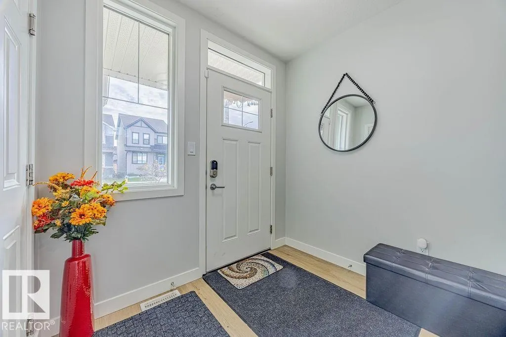 1745 PLUM CR SW