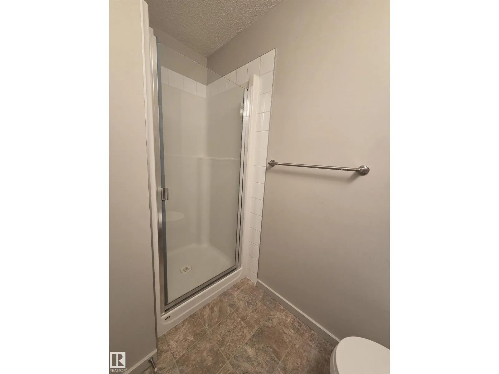 #332 390 WINDERMERE RD NW