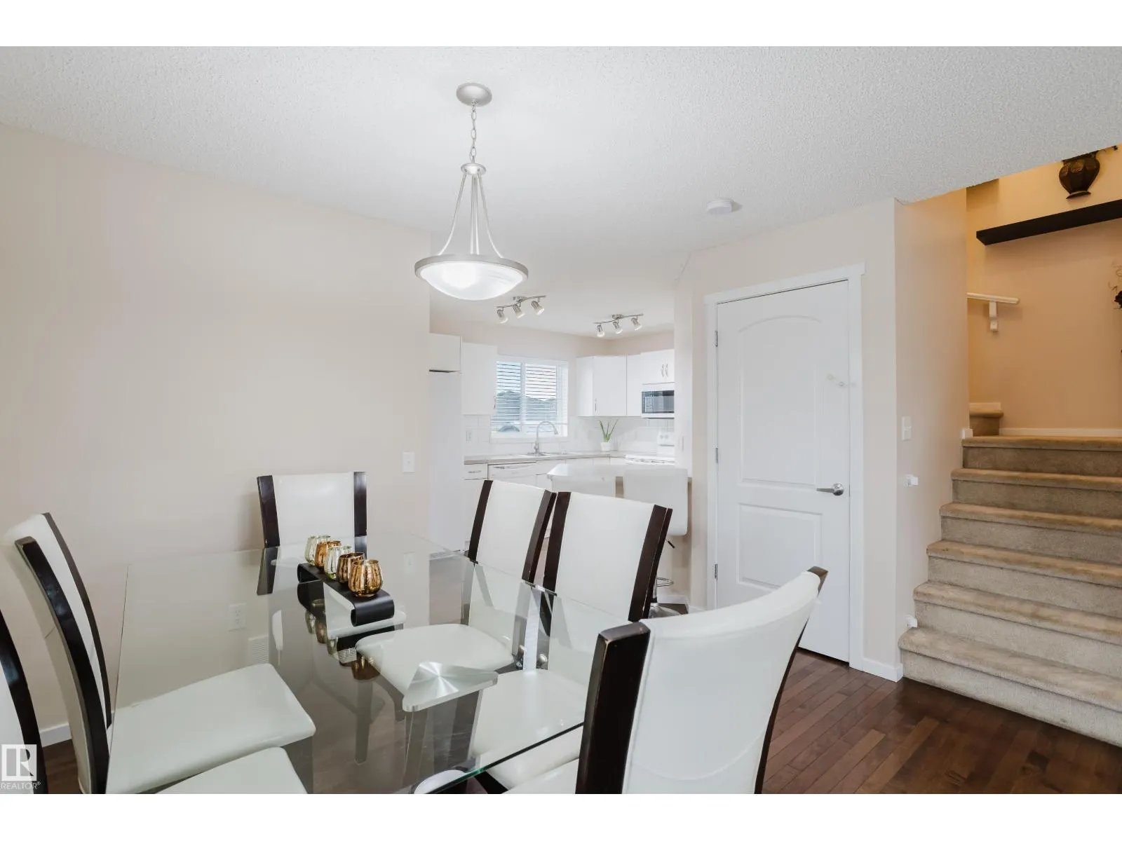 6028 3 AV SW