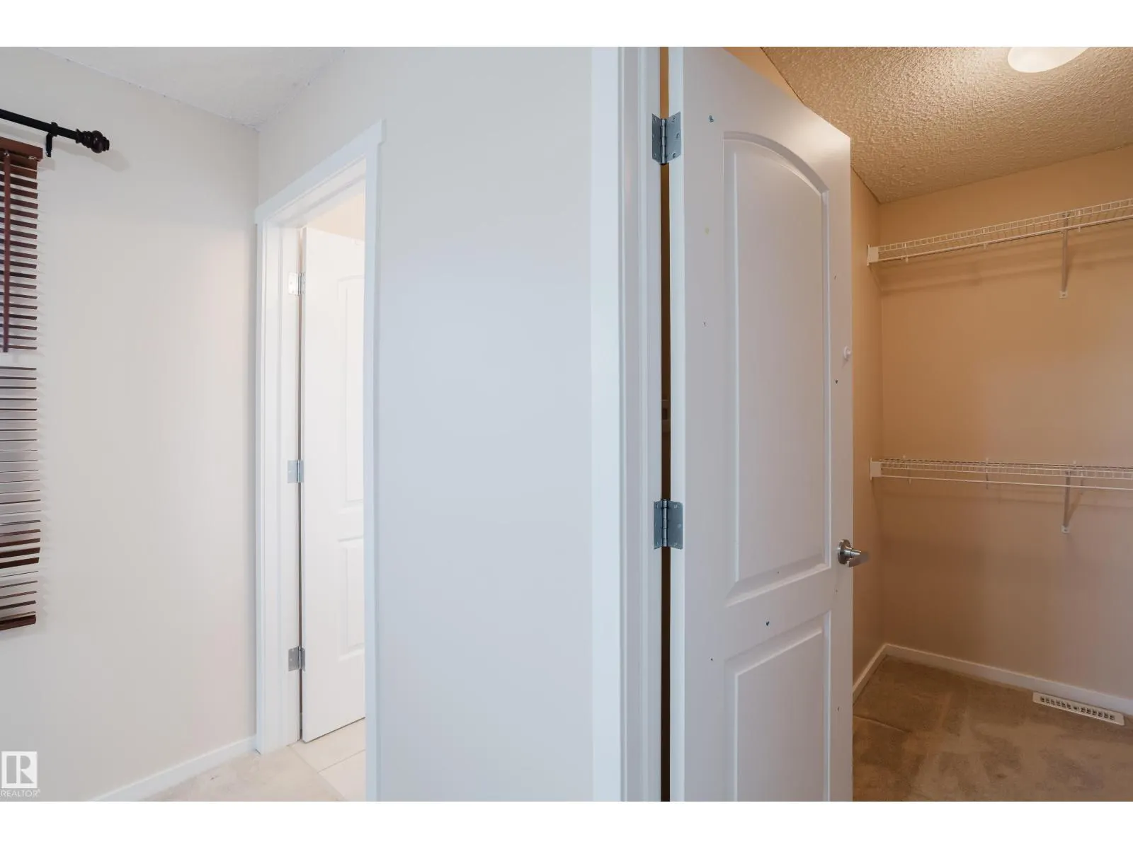 6028 3 AV SW