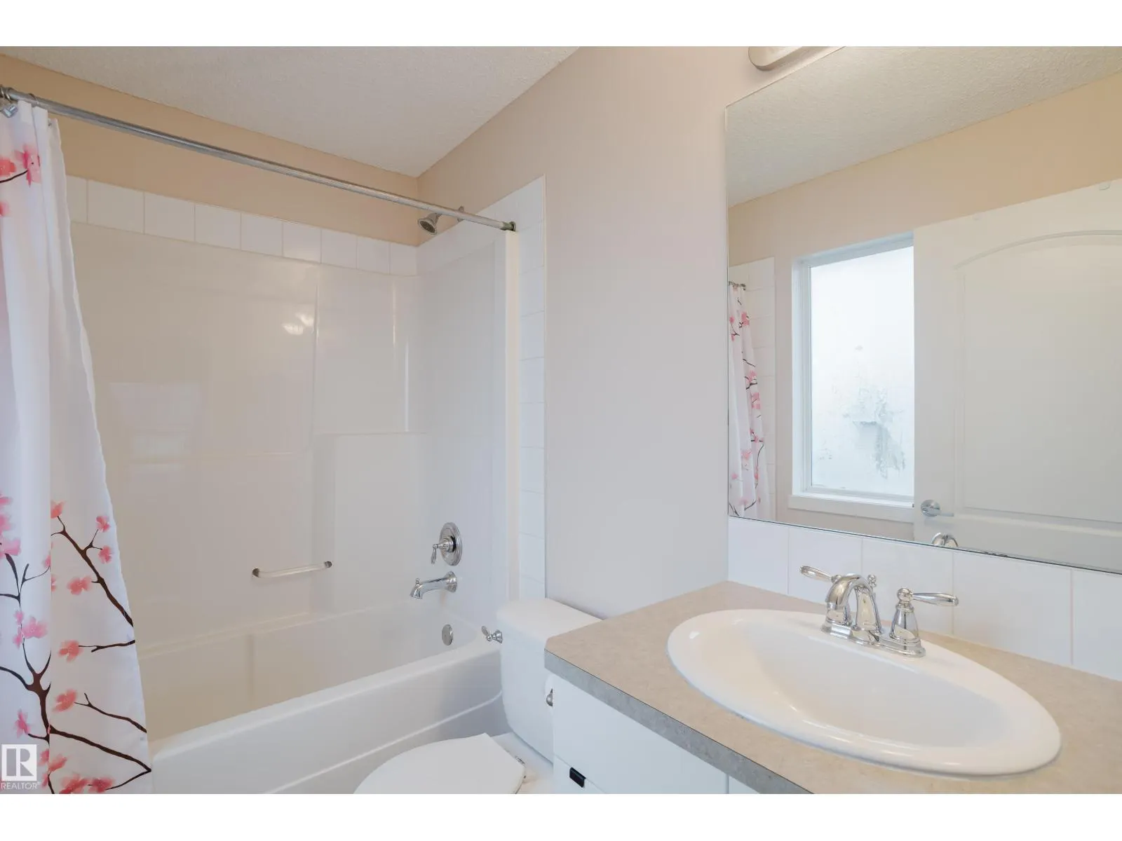 6028 3 AV SW