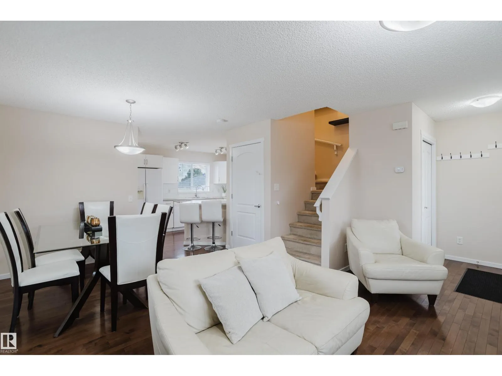 6028 3 AV SW