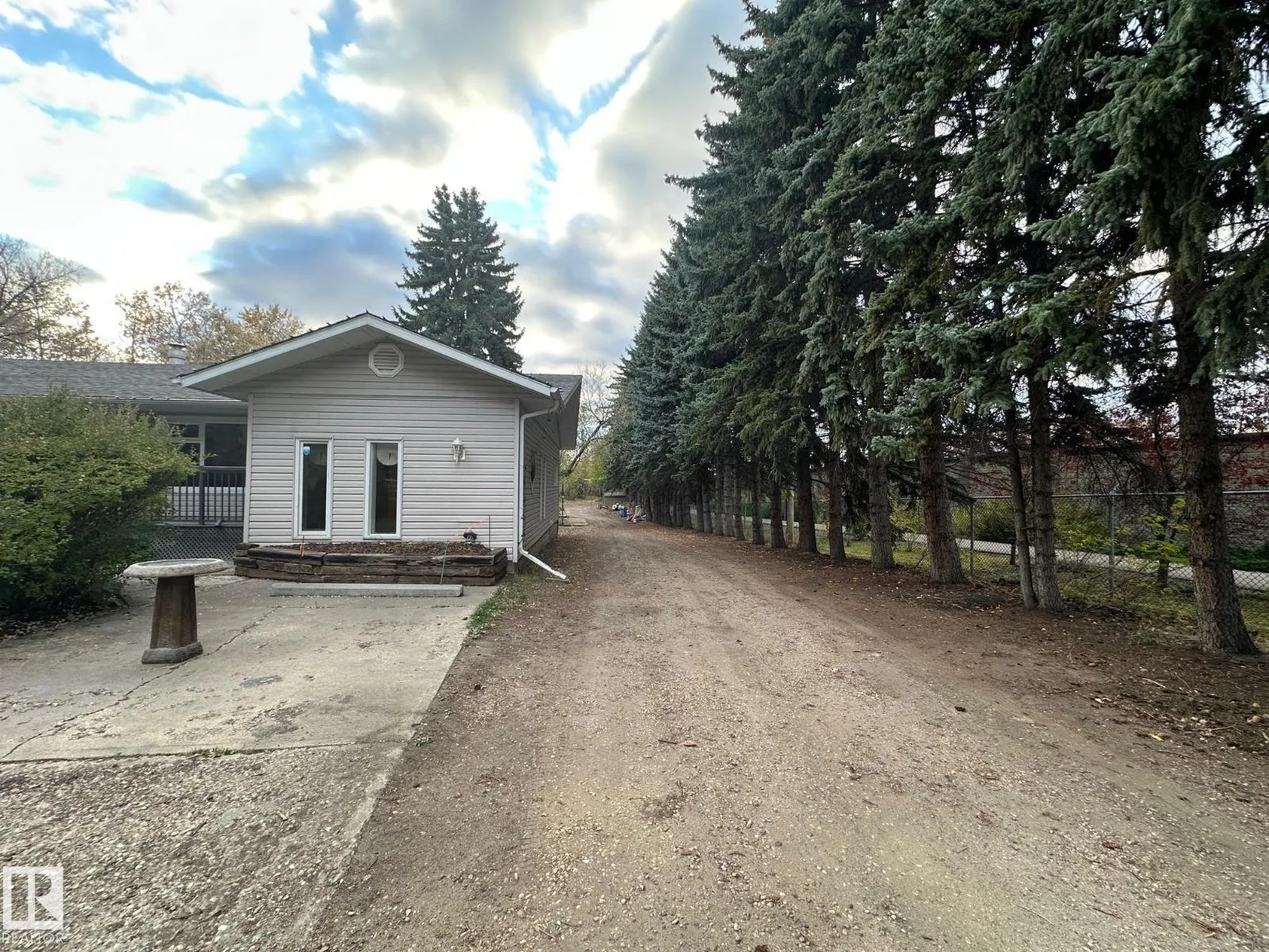 #145 52349 RANGE ROAD 233